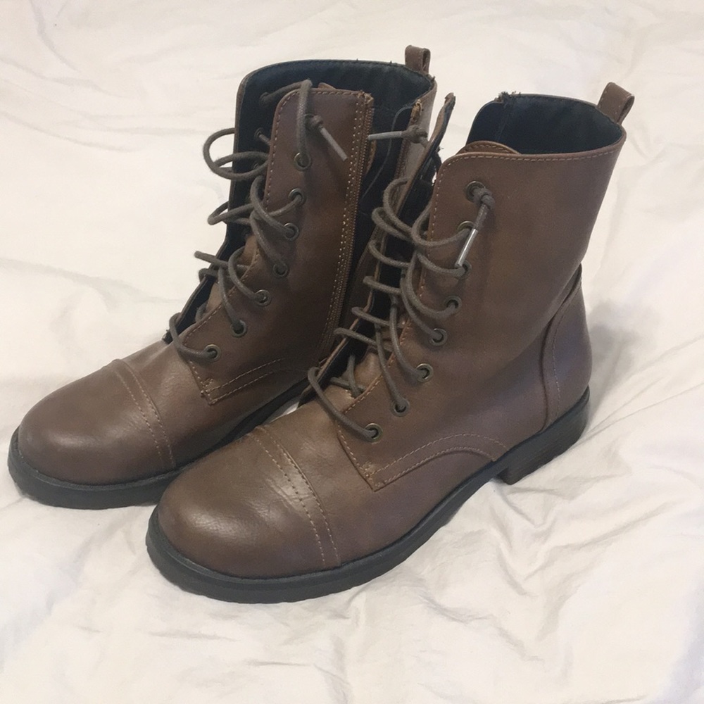 Mossimo combat boots 8.5
